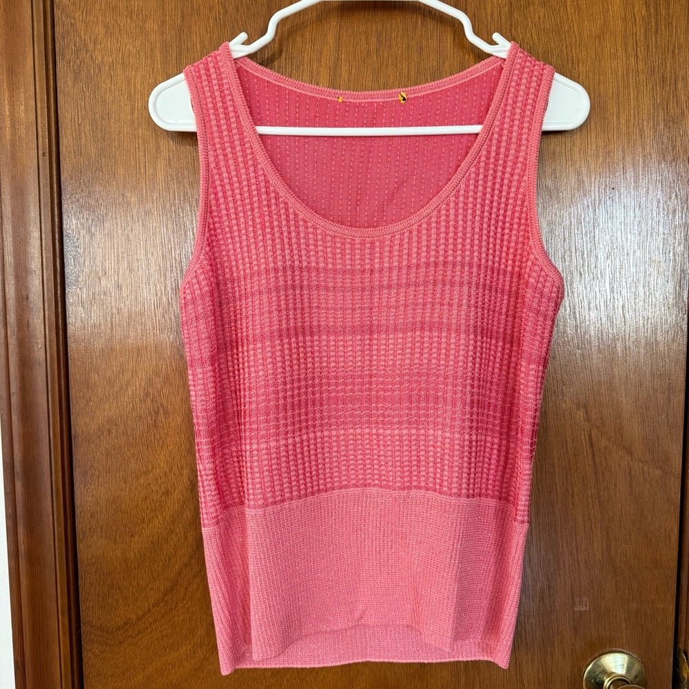 St. John Coral Pink Knit Scoop Neck Tank